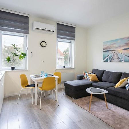 Bright And Modern Apartments In City Center ザグレブ エクステリア 写真
