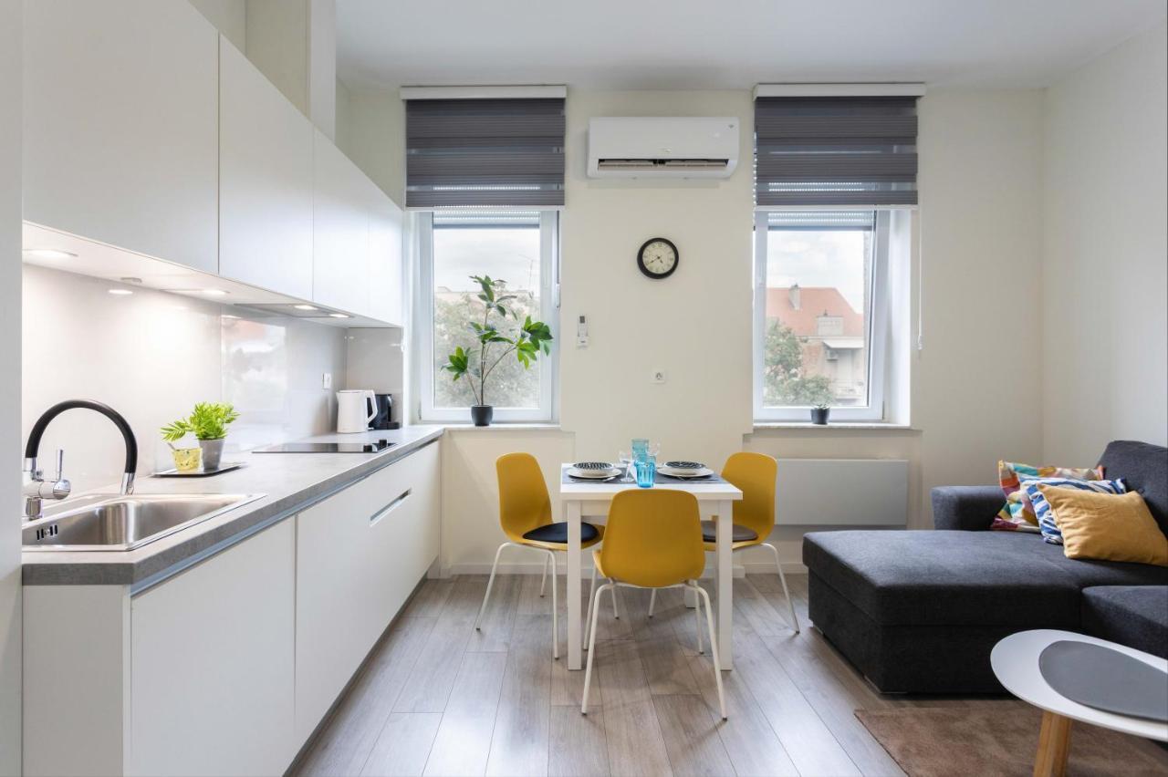 Bright And Modern Apartments In City Center ザグレブ エクステリア 写真