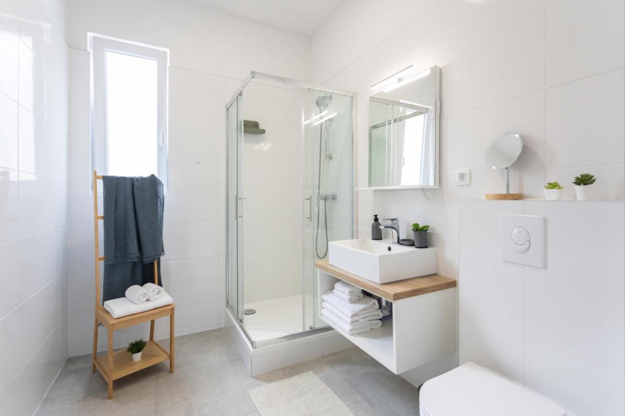 Bright And Modern Apartments In City Center ザグレブ エクステリア 写真
