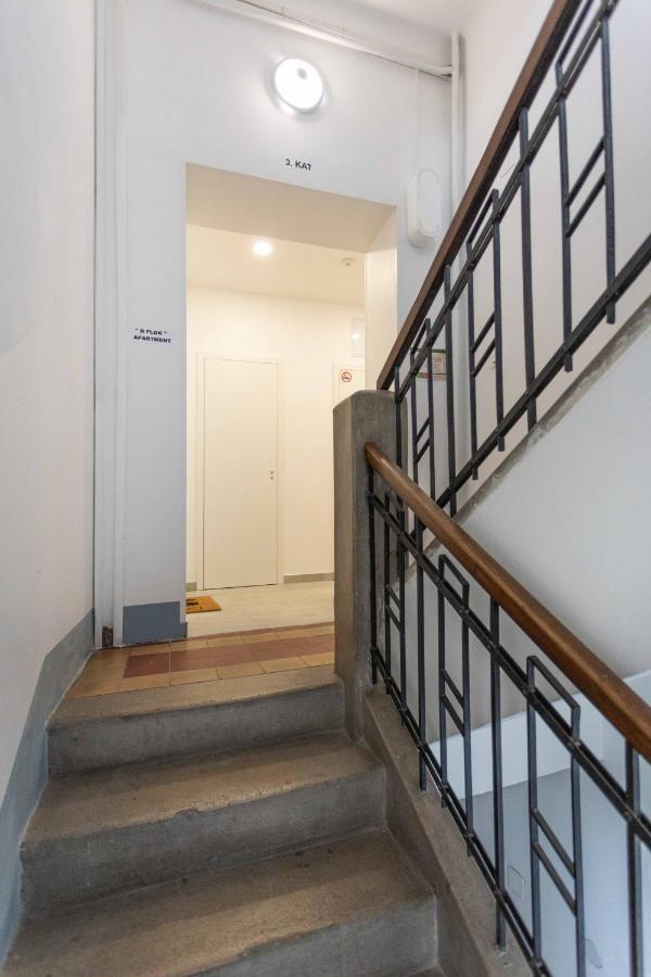 Bright And Modern Apartments In City Center ザグレブ エクステリア 写真