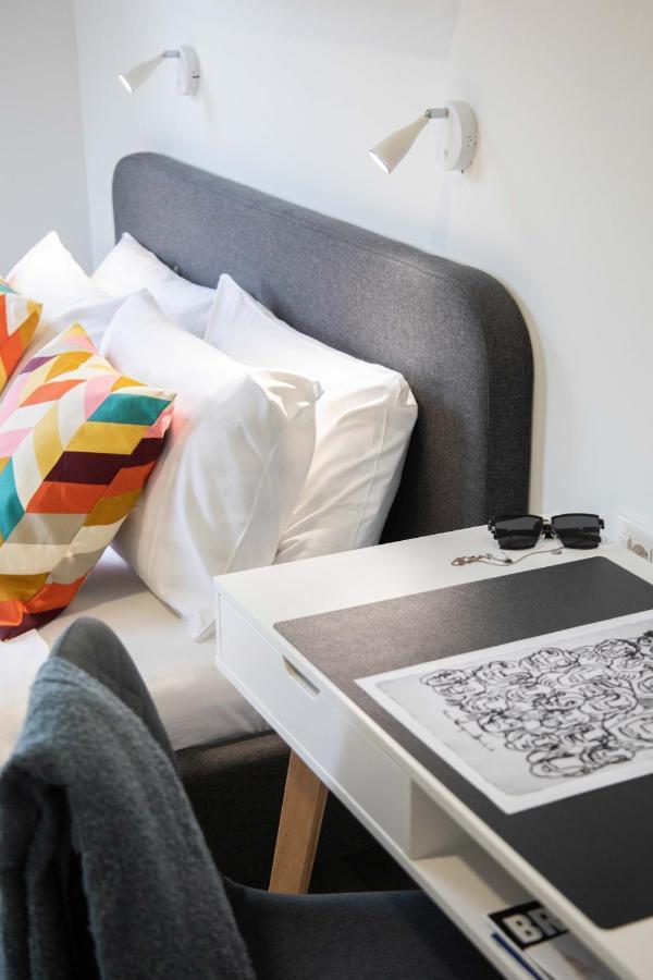 Bright And Modern Apartments In City Center ザグレブ エクステリア 写真