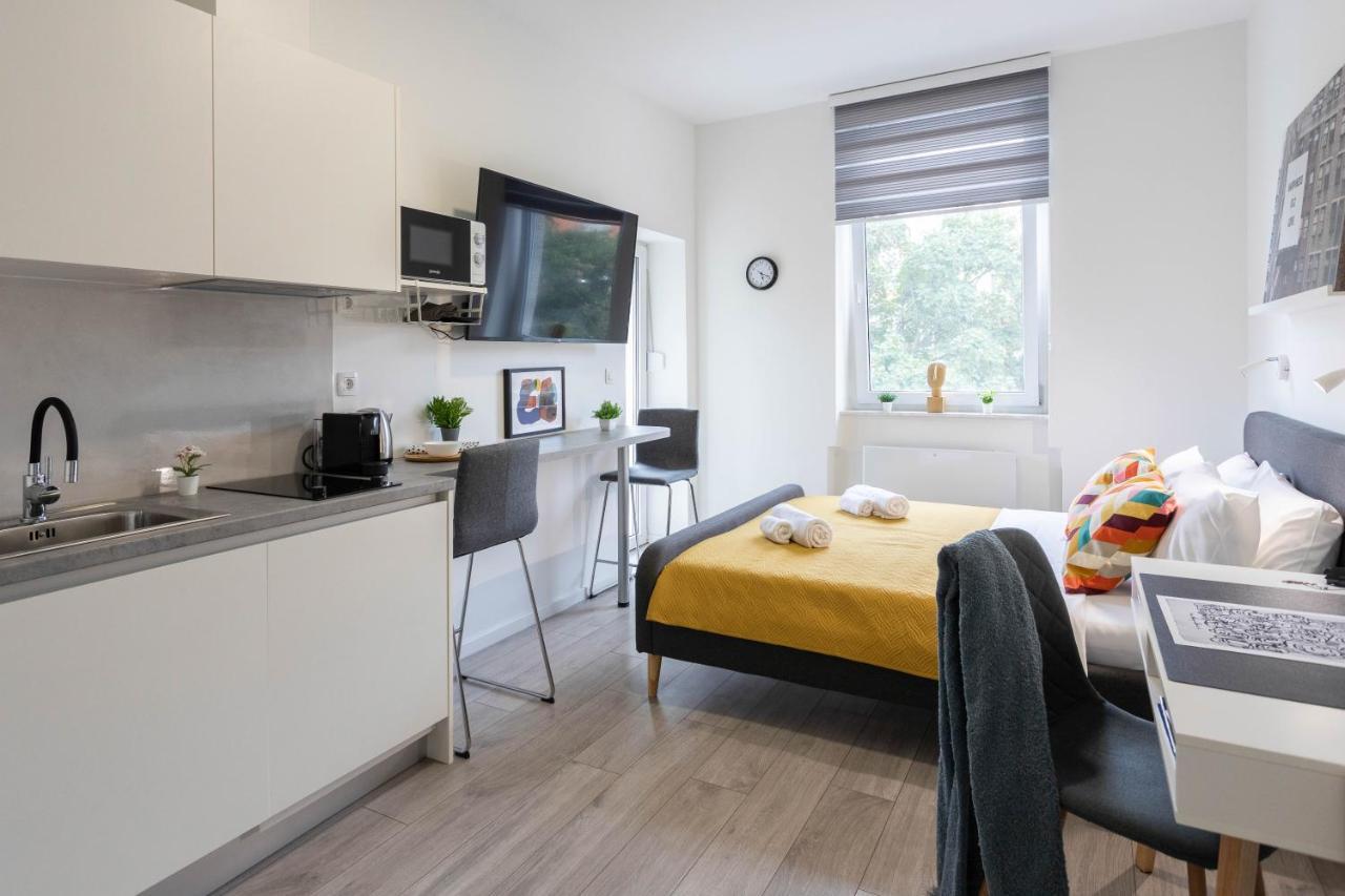Bright And Modern Apartments In City Center ザグレブ エクステリア 写真