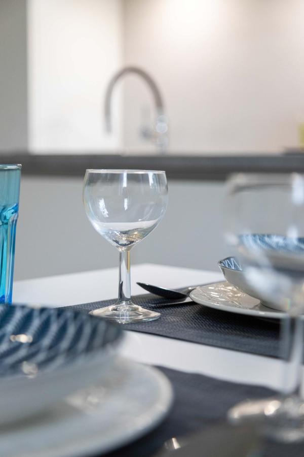 Bright And Modern Apartments In City Center ザグレブ エクステリア 写真