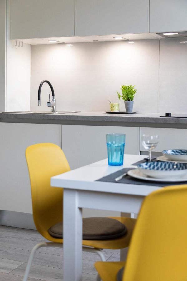 Bright And Modern Apartments In City Center ザグレブ エクステリア 写真