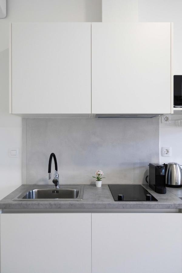 Bright And Modern Apartments In City Center ザグレブ エクステリア 写真