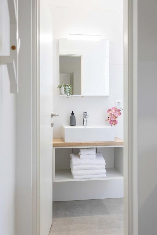 Bright And Modern Apartments In City Center ザグレブ エクステリア 写真