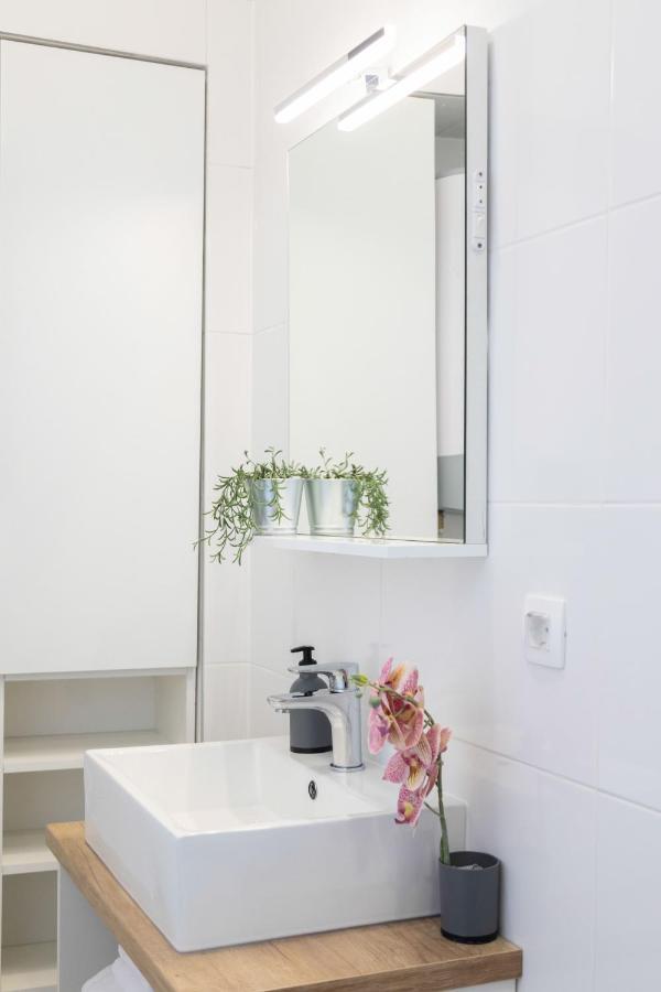 Bright And Modern Apartments In City Center ザグレブ エクステリア 写真