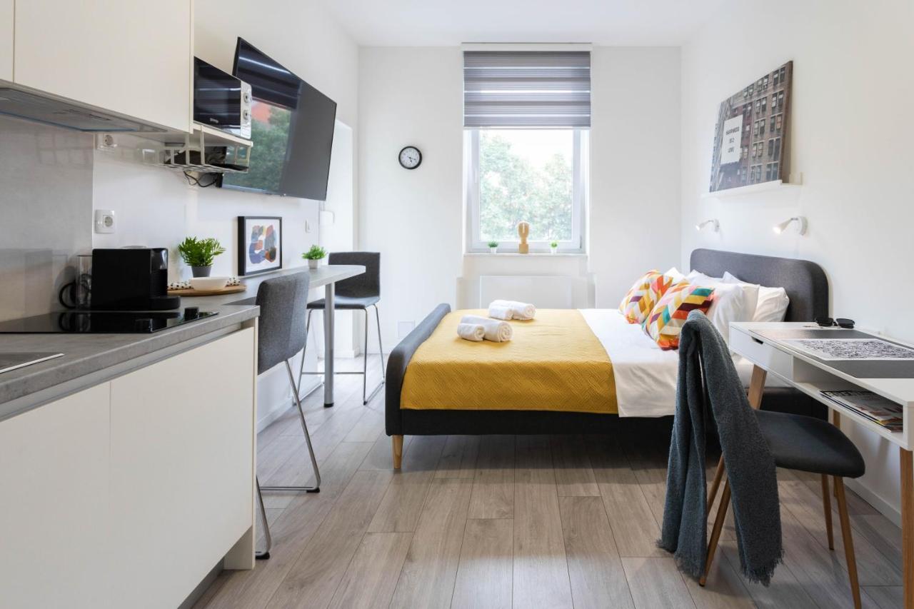 Bright And Modern Apartments In City Center ザグレブ エクステリア 写真