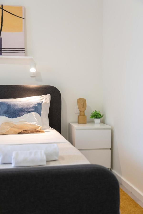Bright And Modern Apartments In City Center ザグレブ エクステリア 写真