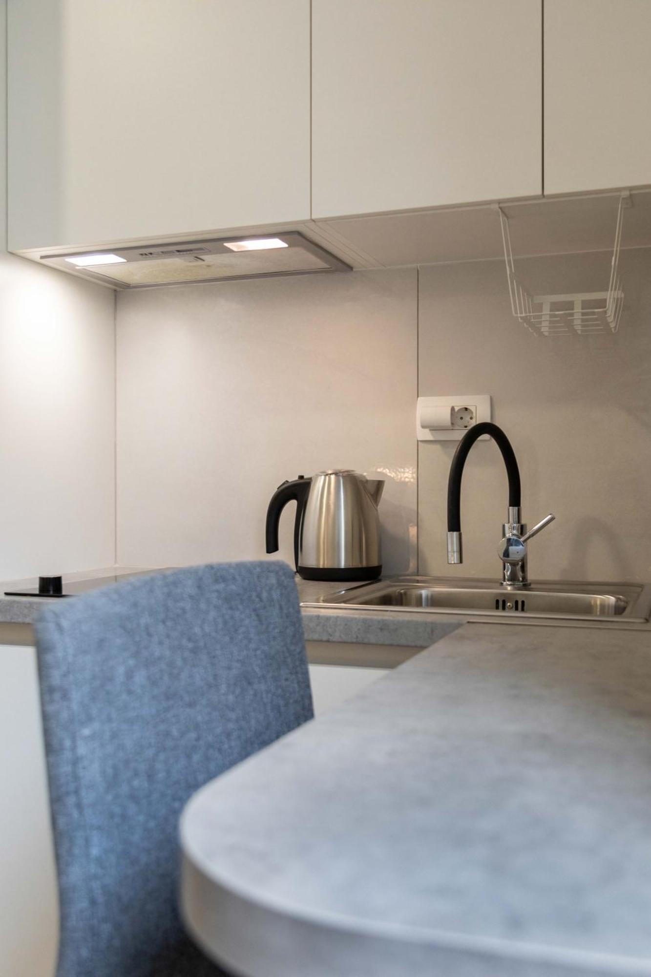 Bright And Modern Apartments In City Center ザグレブ エクステリア 写真