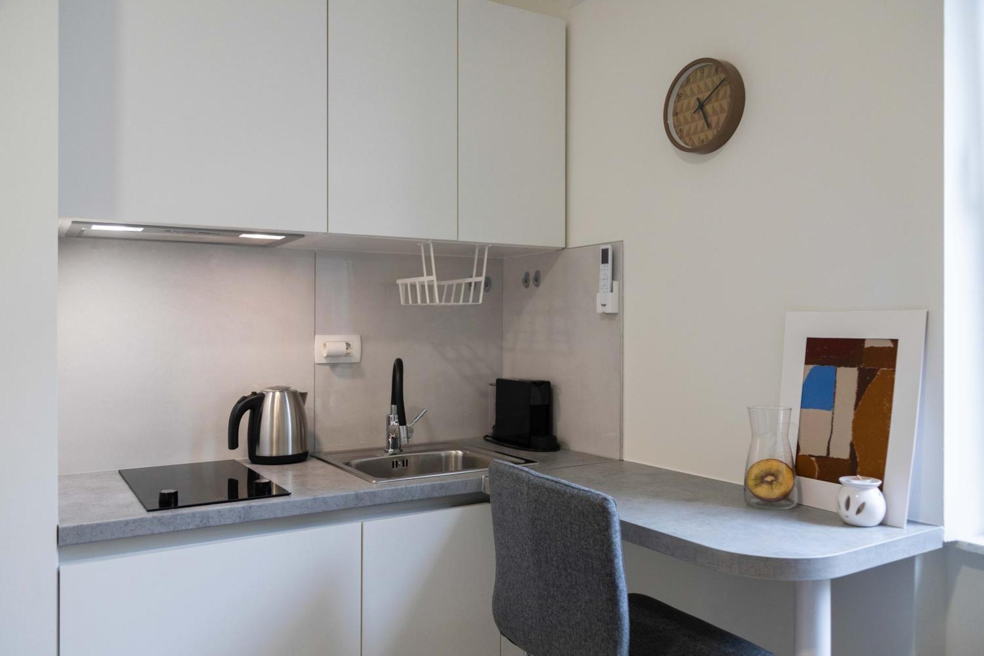 Bright And Modern Apartments In City Center ザグレブ エクステリア 写真