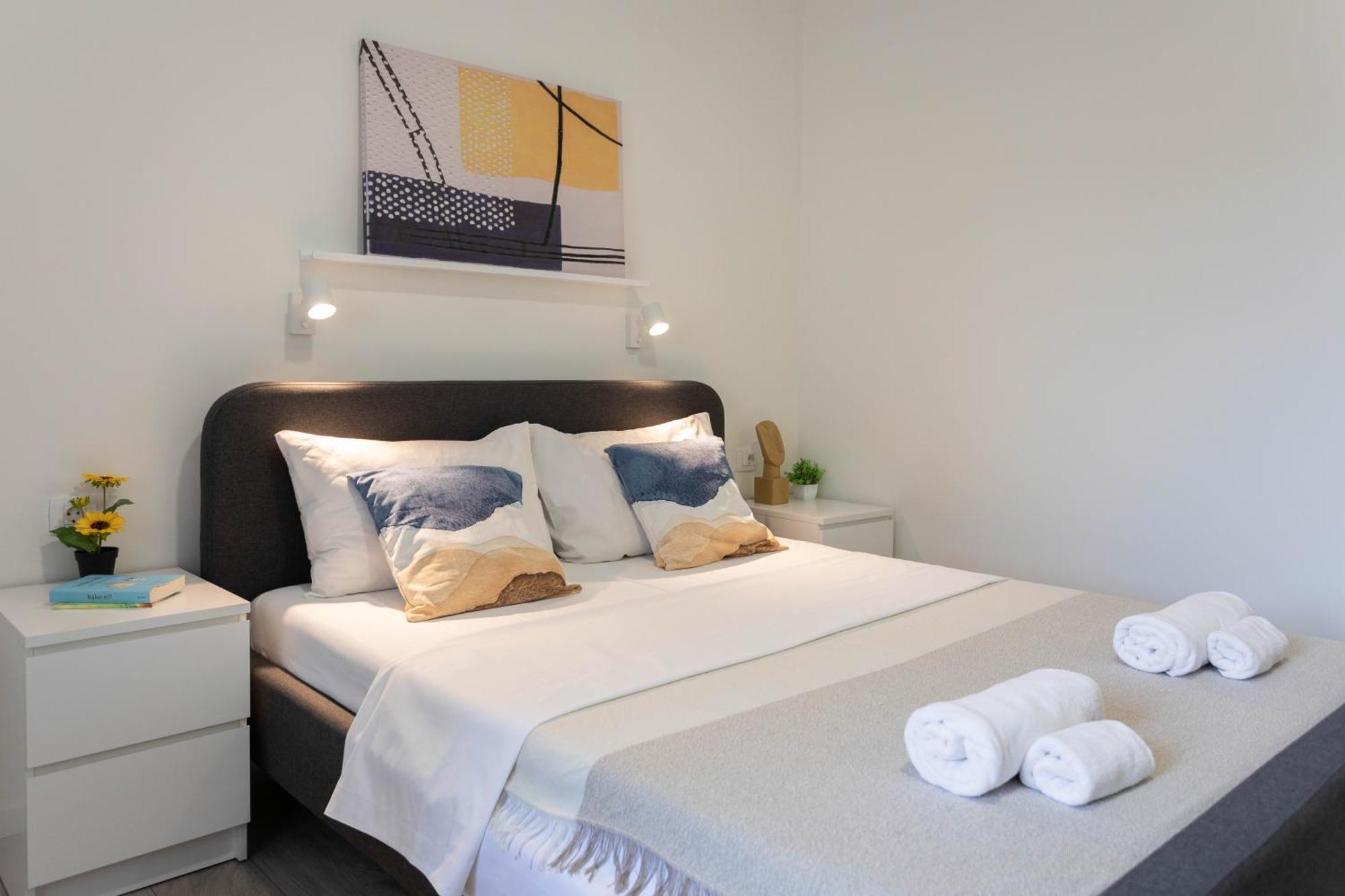 Bright And Modern Apartments In City Center ザグレブ エクステリア 写真