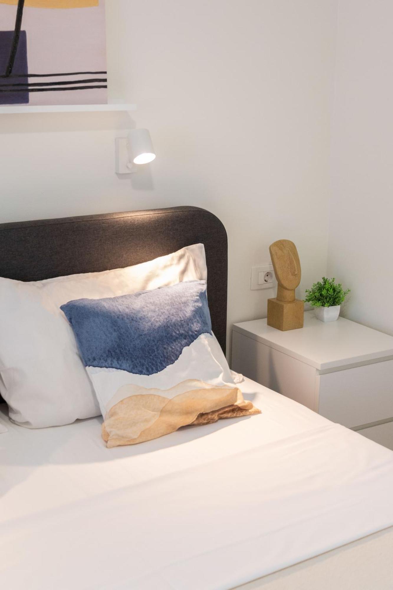Bright And Modern Apartments In City Center ザグレブ エクステリア 写真